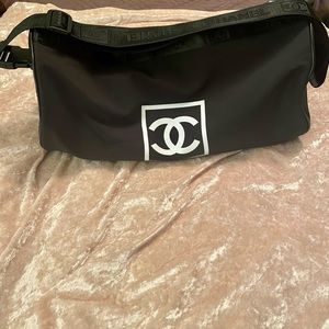 Cute bag. Could be used as a small gym bag, purse or even a diaper bag.